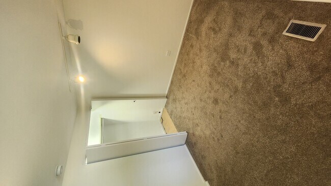 Building Photo - 808 S Cedarcrest Dr