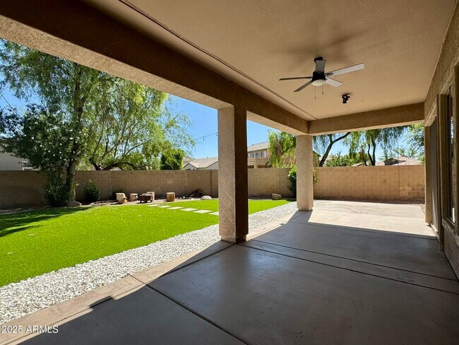 Building Photo - 2671 S Dragoon Dr