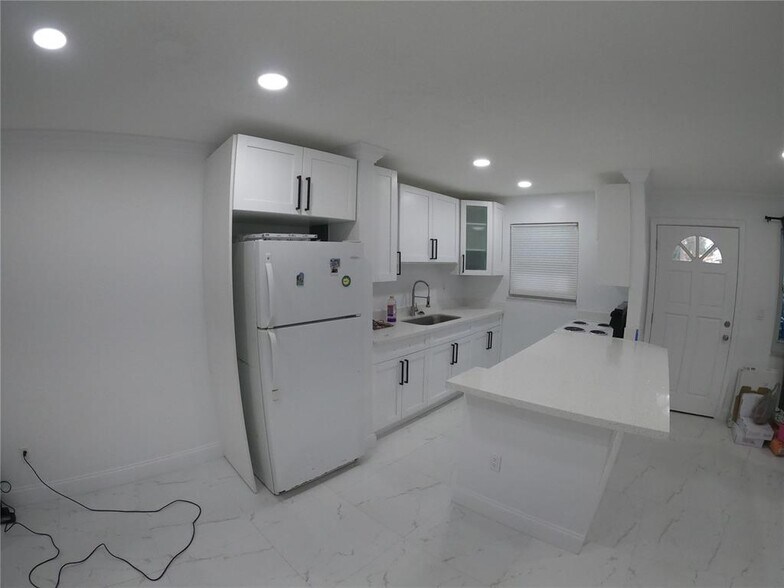 Primary Photo - 3265 Griffin Rd