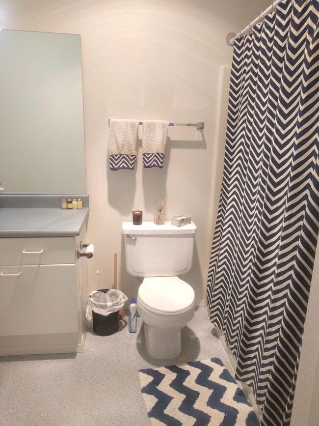 Building Photo - 2 Bedroom, 2 Bath i920sq ft with Private P...