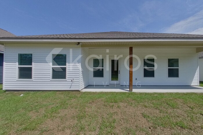 Building Photo - 8008 Hendrick Dr