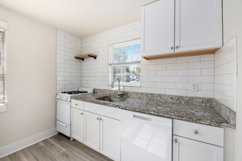 Building Photo - 1904 Hampton Ave