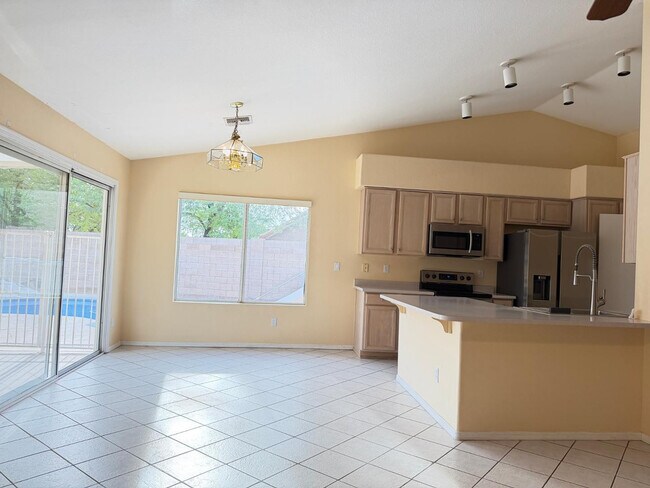 Building Photo - 7283 W Tina Ln