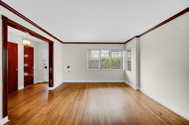 Building Photo - 7248 N Ridge Blvd