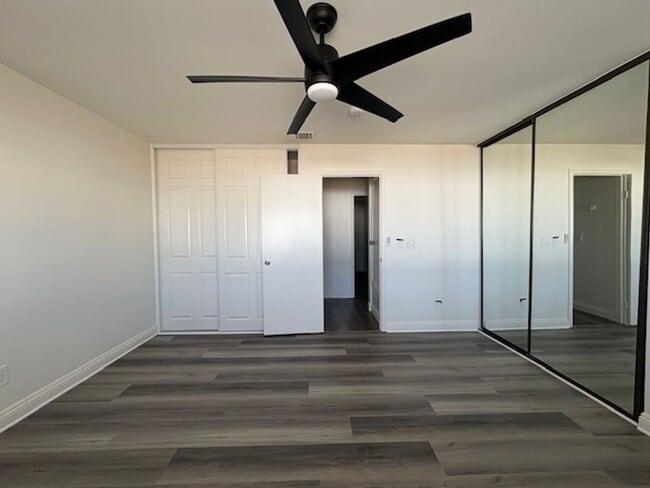 Building Photo - Centrally Located Redlands Townhome