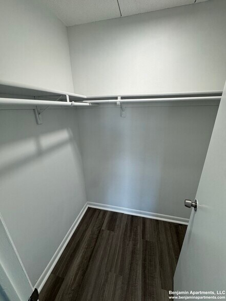 Building Photo - 53 Hill Rd