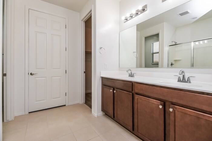 Building Photo - 4404 W Federal Way