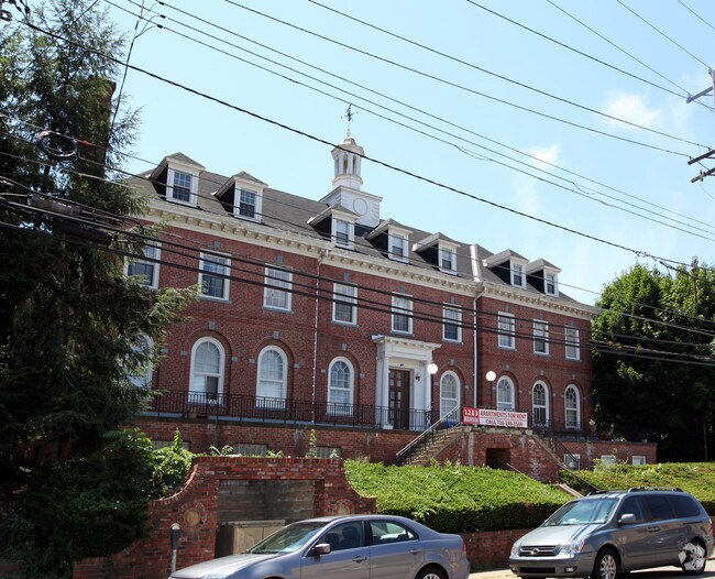 Building Photo - Historic State Apartments