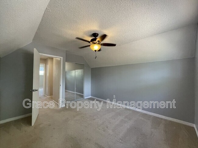Building Photo - 8741 W 89th Pl