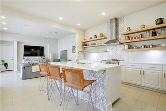 Building Photo - 1508 Arcilla St
