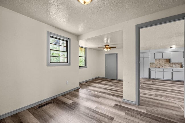 Building Photo - 508 SW 19th St