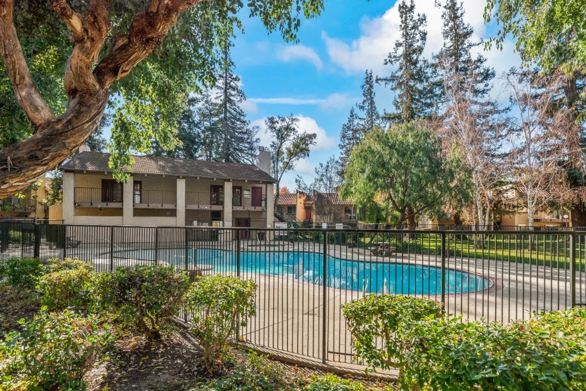 Building Photo - 247 N Capitol Ave