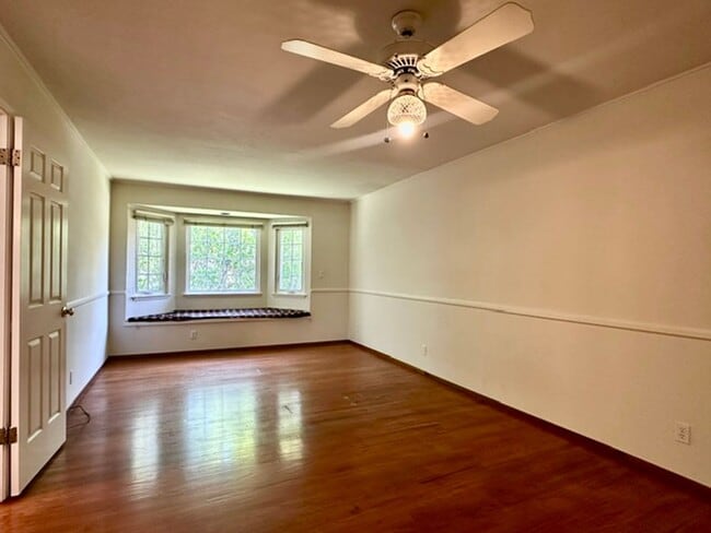 Building Photo - Lovely Saratoga Single-Level Home in Great Neighborhood!
