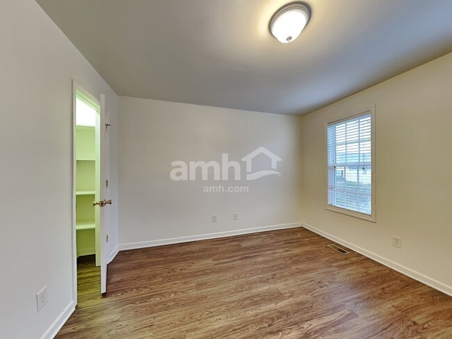 Building Photo - 148 Danesway Dr