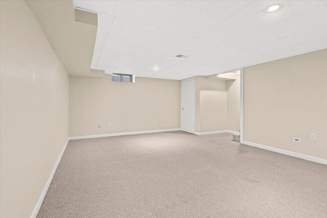 Building Photo - 7 Swift Ln