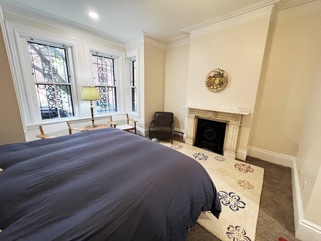 Building Photo - 2A Wellington St