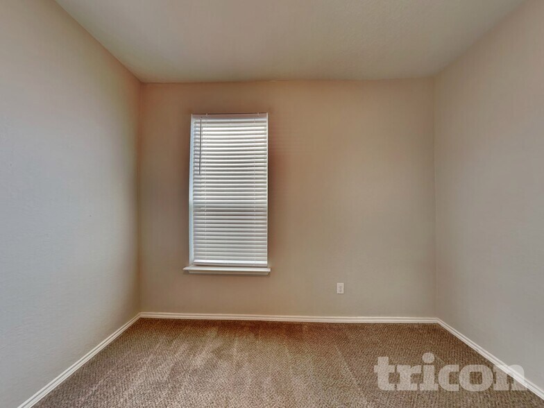 Building Photo - 6615 Port Elizabeth