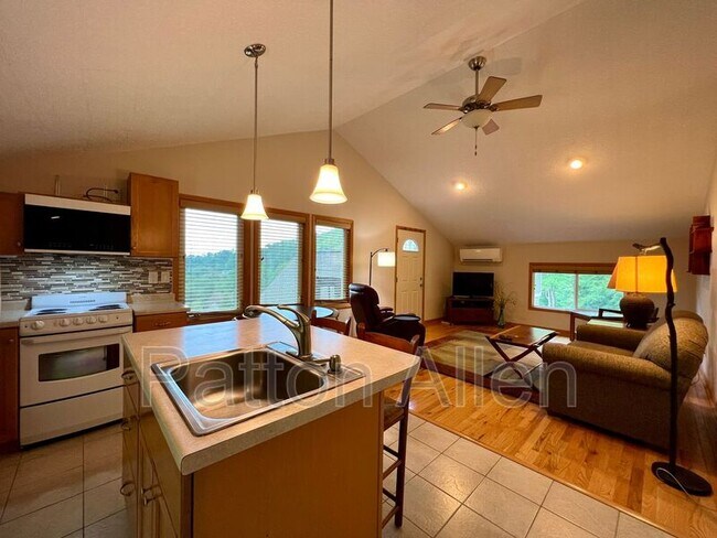 Building Photo - 69 Pink Fox Cove Rd