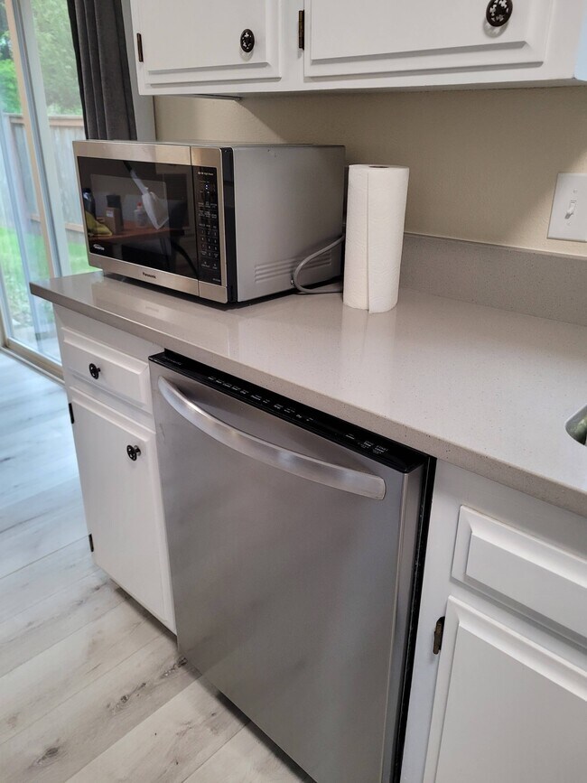 Building Photo - 1516 7th St NW