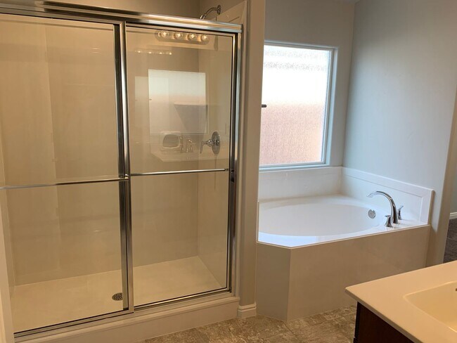 Building Photo - Beautiful 3-BR Home in Washington Fields