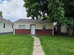 Building Photo - 1524 E Legrande Ave