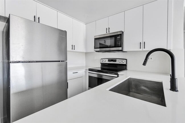 Building Photo - 620 SW 10th St