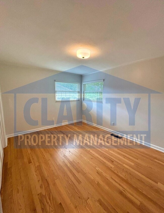 Building Photo - Charming 3-Bedroom Home in Central Cleveland