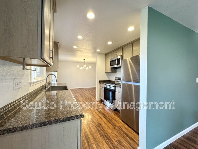 Building Photo - 823 NW 7th Ave