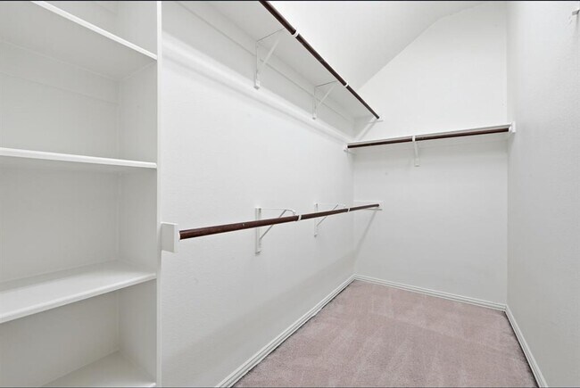 Building Photo - 1665 Amberwood Loop