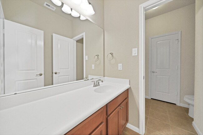 Building Photo - 107 Autumn Forest Ln