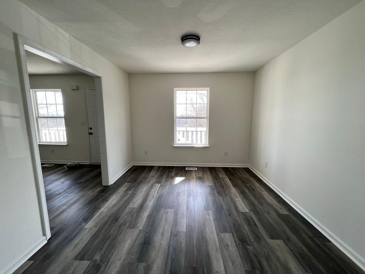 Building Photo - 829 Sylvan Dr