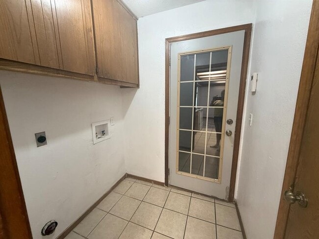 Building Photo - 7407 Kings Manor Ct