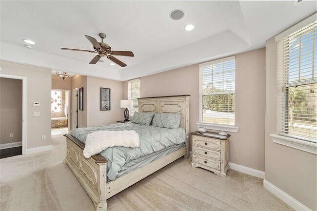 Building Photo - 1706 SW 27th St