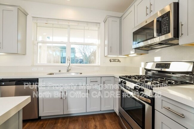 Building Photo - 2976 Bay Village Ave