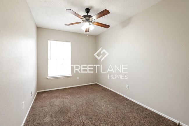 Building Photo - Spacious 4 bedroom home in Kingwood!