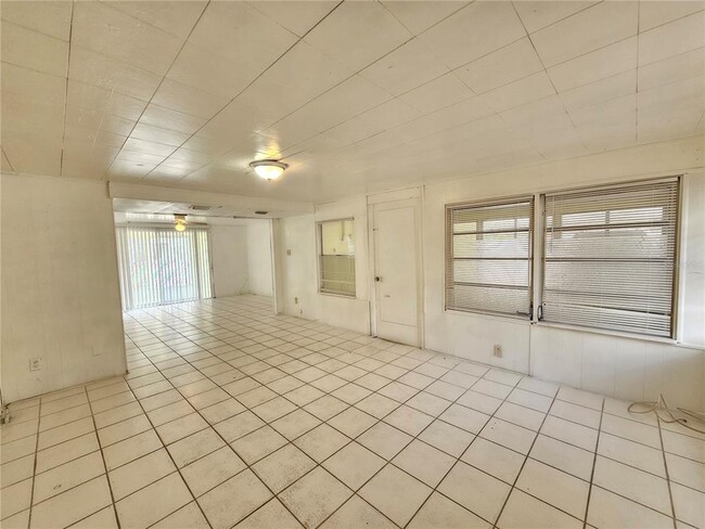 Building Photo - 5706 Dr M.L.K. Jr St N