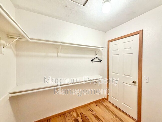 Building Photo - 22988 Joaquin Ridge Dr