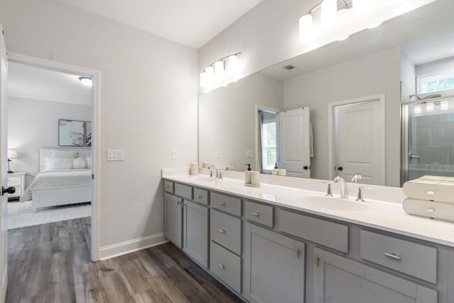 Building Photo - 2595 Whistler Wy NE