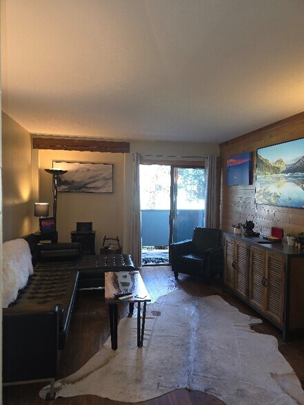 Building Photo - 1315 Sparta Plaza