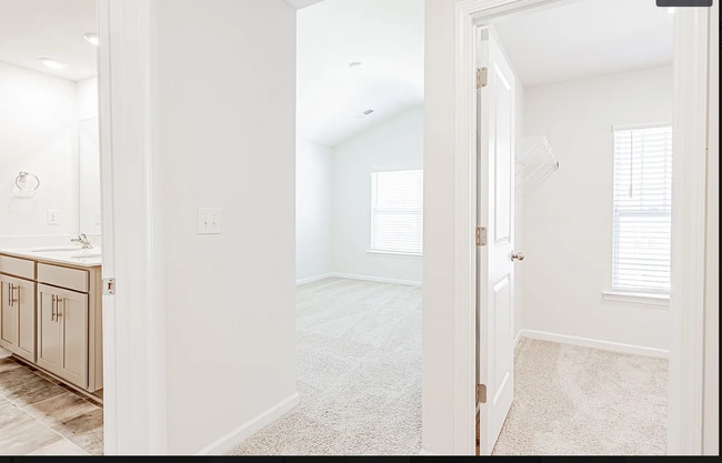 Building Photo - 411 Sea Grit Ct