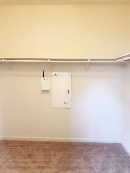 Building Photo - 9359 Ironstone Way