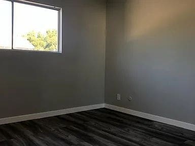 Building Photo - "Charming Burbank 2-Bed, 2-Bath Oasis on North Hollywood Way!"