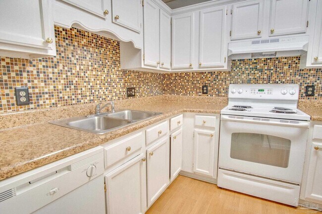 Building Photo - 3164 Cedarwood Village Ln