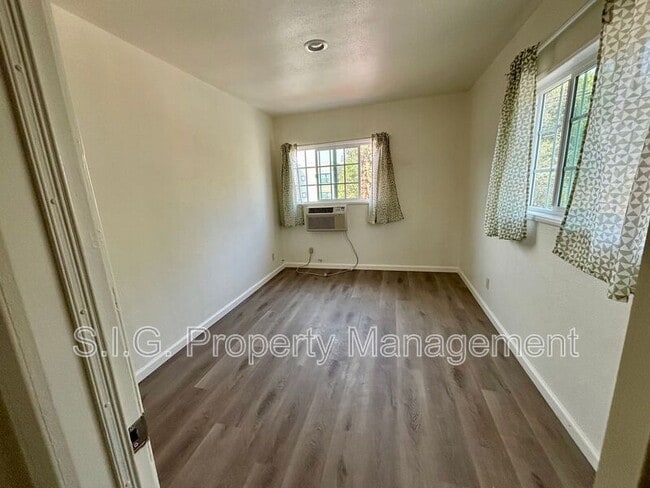 Building Photo - 3819 1/2 Verdugo Rd