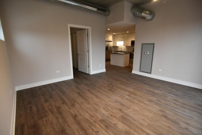 Building Photo - 3906 N Broadway