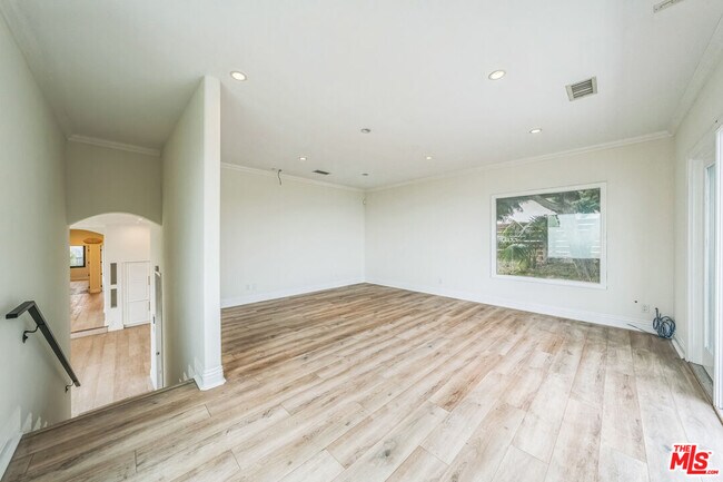 Building Photo - 4576 Martson Dr
