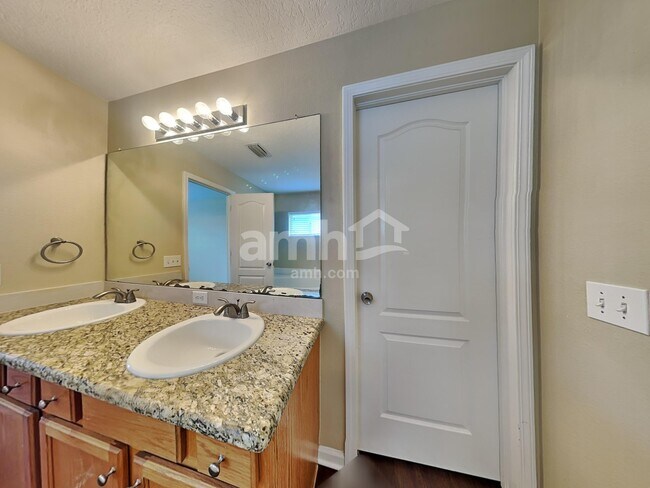 Building Photo - 13129 Early Run Ln