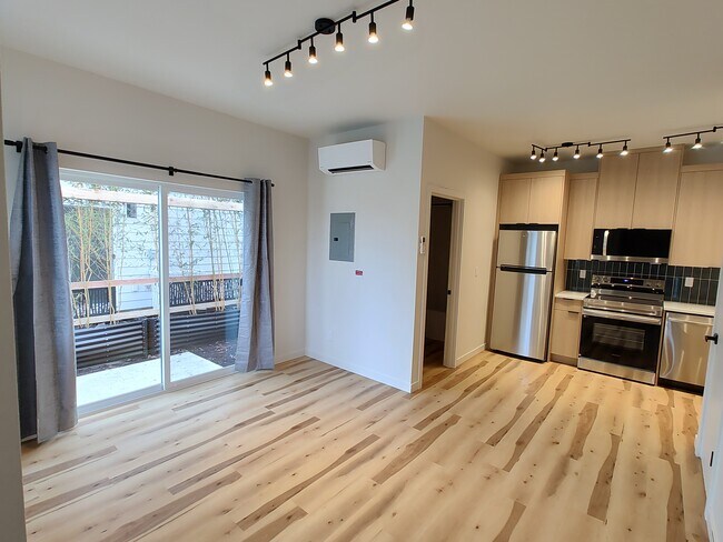 Building Photo - 4264 NE Going St