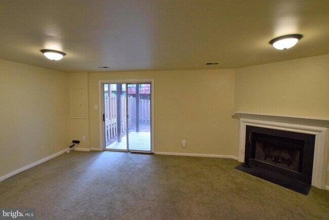 Building Photo - 6605 Briarleigh Way