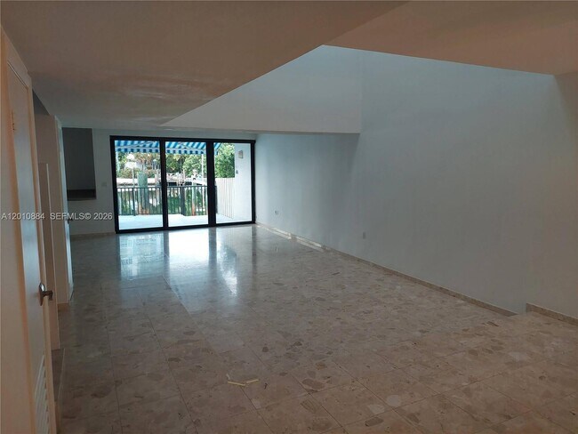 Building Photo - 255 Poinciana Island Dr